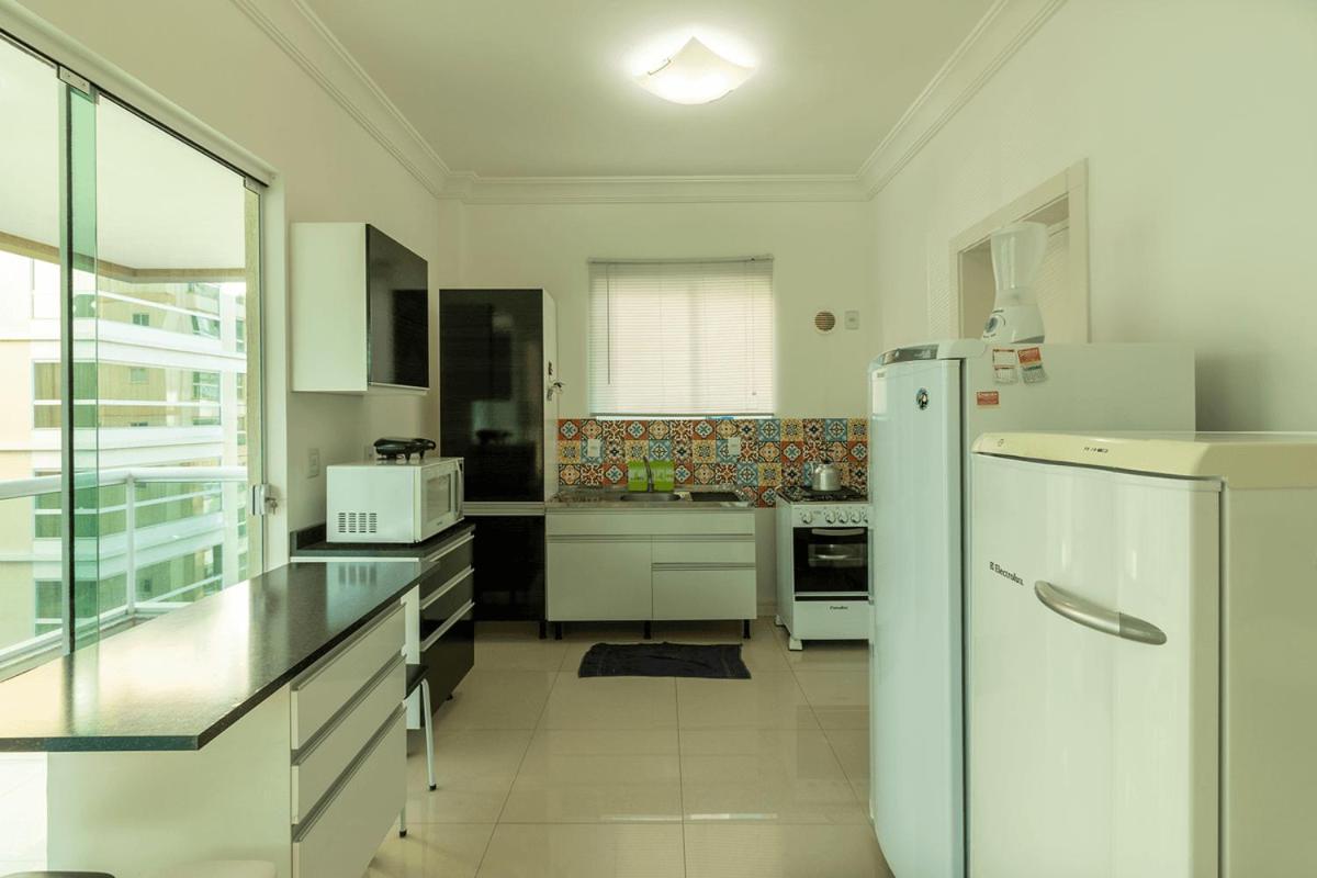 Ferienwohnung Curtindo Meia Praia Das Alturas Itapema Exterior foto
